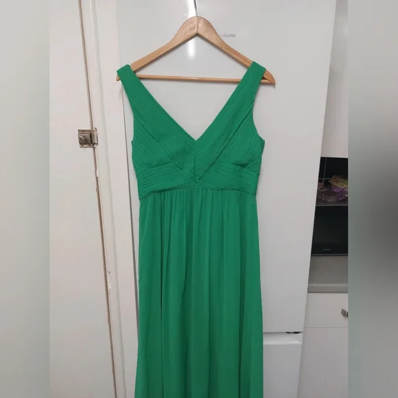 Elegant Green Sleeveless Dress - Picture 5 of 8